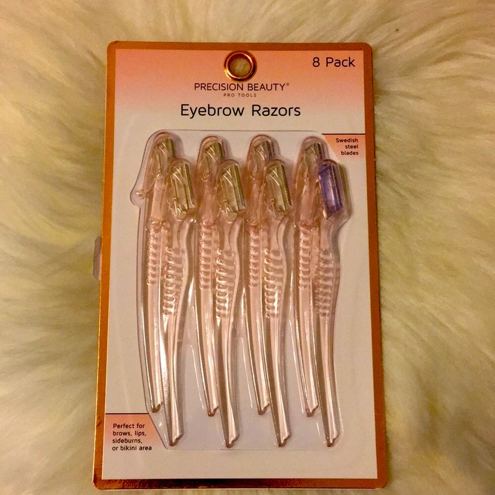 Dermaplaning razors great for eyebrows, lips etc